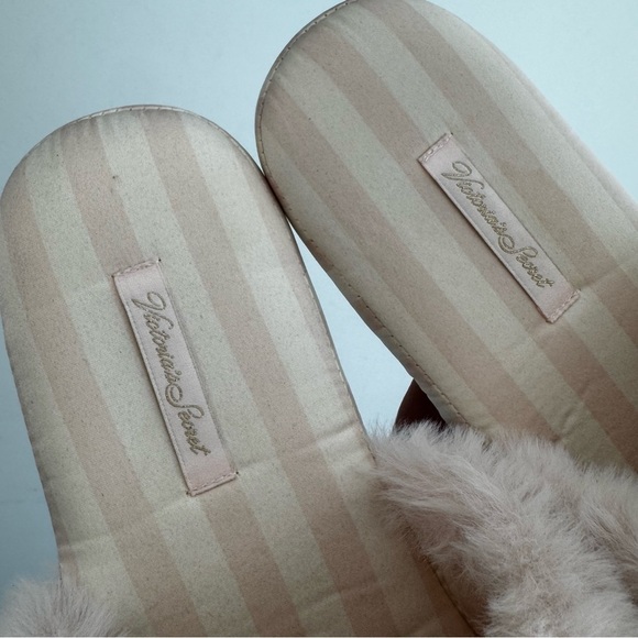 Victoria’s Secret Pink White Striped Satin Slipper Mules Faux Fur Trim Medium - Picture 3 of 6